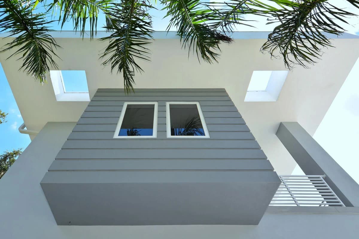 Downtown Modern, a Sarasota home by Nutter Custom Construction